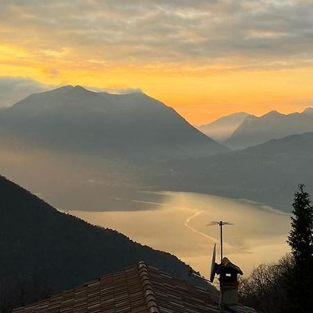 Chalet La Terrazza Vista Lago เบลลาโน ภายนอก รูปภาพ