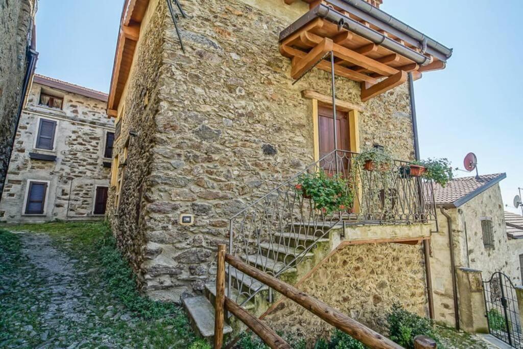 Chalet La Terrazza Vista Lago เบลลาโน ภายนอก รูปภาพ